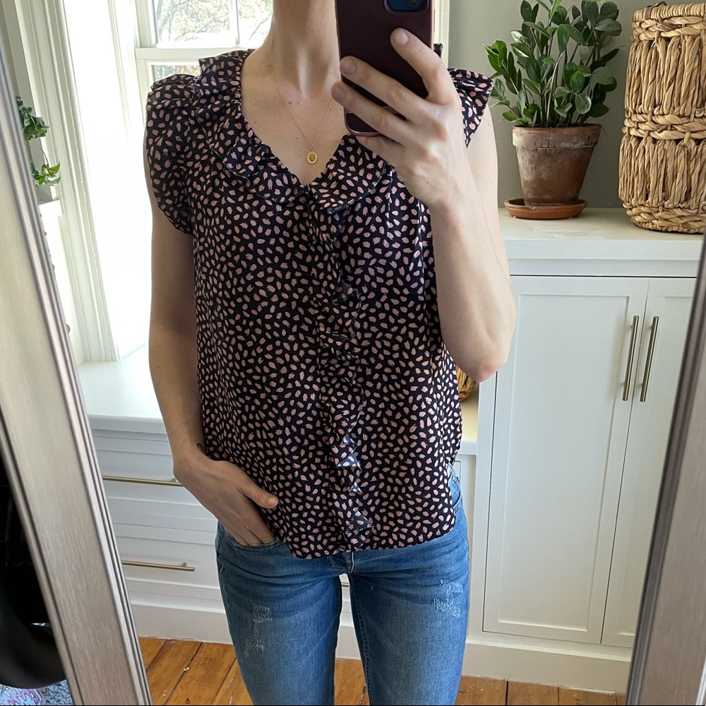 Ann Taylor v-neck ruffle shell. - Picture 2 of 11